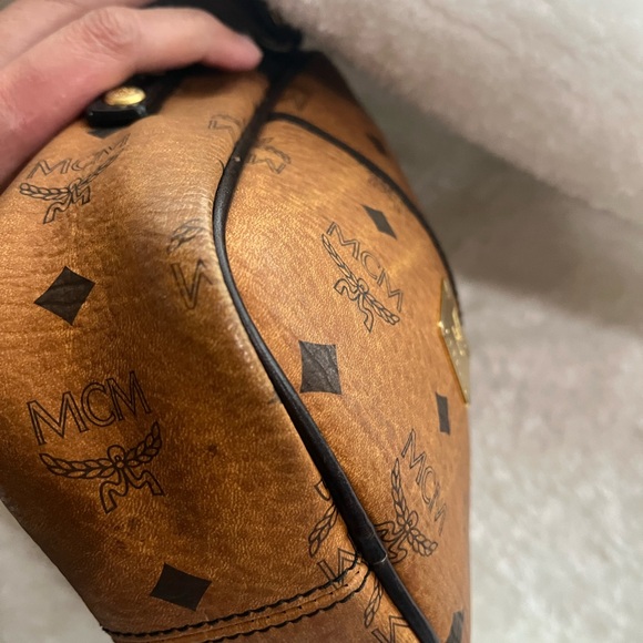 MCM VINTAGE COGNAC VISETOS SLING BAG - Picture 11 of 16